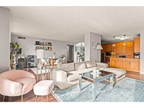 1225 La Salle Ave in Minneapolis, MN - Building Photo - Building Photo