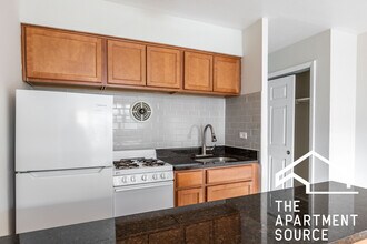 5847 N Winthrop Ave in Chicago, IL - Foto de edificio - Building Photo