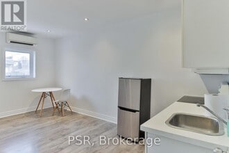 1364 St Clair Ave W in Toronto, ON - Building Photo - Building Photo