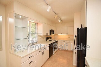 4797 S 2124 E in Holladay, UT - Building Photo - Building Photo