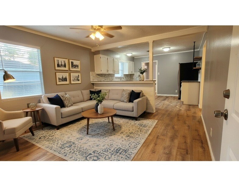 3749 Lazy River Dr in Sealy, TX - Foto de edificio