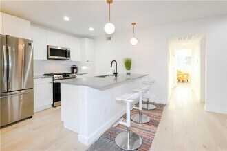 400 E 30th St in Austin, TX - Building Photo - Building Photo