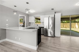 17313 Lee Rd in Ft. Myers, FL - Building Photo - Building Photo