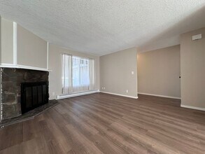 40000 McCormick Dr in Sandy, OR - Building Photo - Building Photo