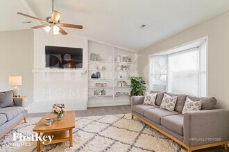 5800 Old Meadow Rd in Charlotte, NC - Foto de edificio - Building Photo