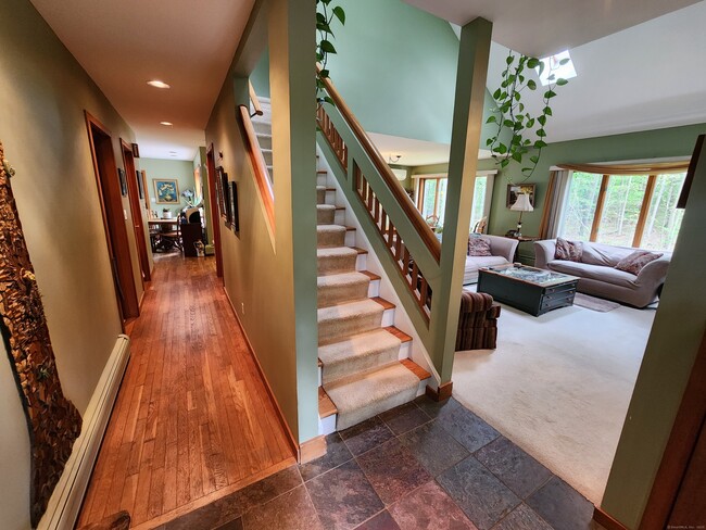 46 Country Way in Wallingford, CT - Building Photo - Building Photo
