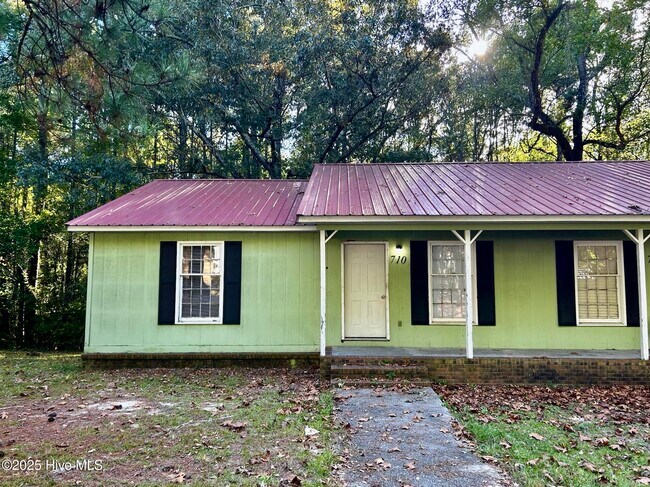 710 Pickett St in Rockingham, NC - Building Photo - Building Photo