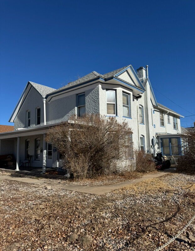 property at 619 S 5th St