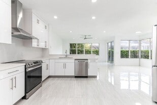 10879 Handel Pl in Boca Raton, FL - Building Photo