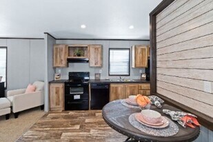 305 Park Dr in Bridge City, TX - Building Photo