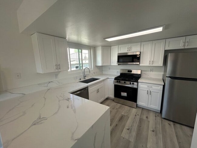 property at 10237 Tujunga Canyon Blvd