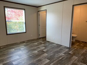 6572 N Hampshire Dr in Holly, MI - Building Photo - Building Photo