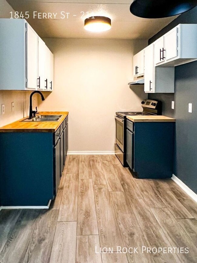 property at 1845 Ferry St