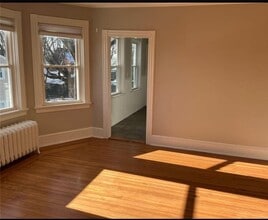 12 Caswell Ave in Newport, RI - Building Photo - Building Photo