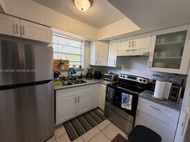 1350 NE 119th St, Unit 135003 in North Miami, FL - Building Photo