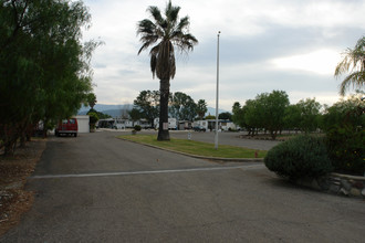 Valley Gardens in Solvang, CA - Foto de edificio - Building Photo