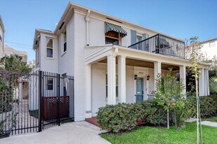 2622 Westgate Dr in Houston, TX - Building Photo