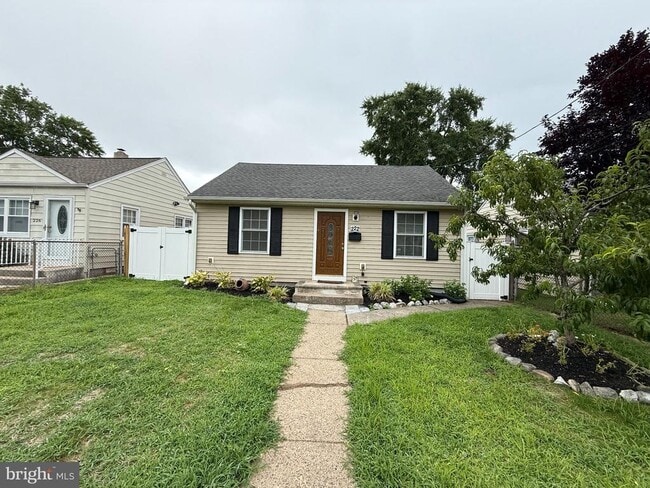222 Samdin Blvd