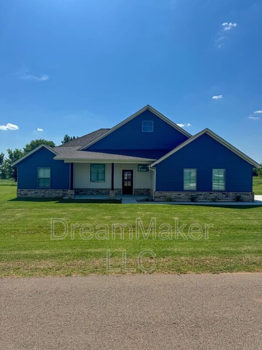 5232 Lily Ln in Goldsby, OK - Foto de edificio