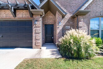 4870 Castlewood Ln, Unit 4870 in Fayetteville, AR - Building Photo - Building Photo