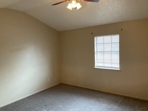 85 E Caldwood Dr in Beaumont, TX - Building Photo - Building Photo