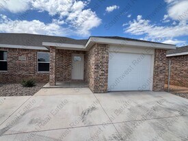 2129 Bobwhite Ct in Clovis, NM - Building Photo