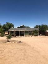 13237 E Ave W in Pearblossom, CA - Building Photo