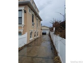 188 Beach 91st St in Rockaway Beach, NY - Building Photo - Building Photo