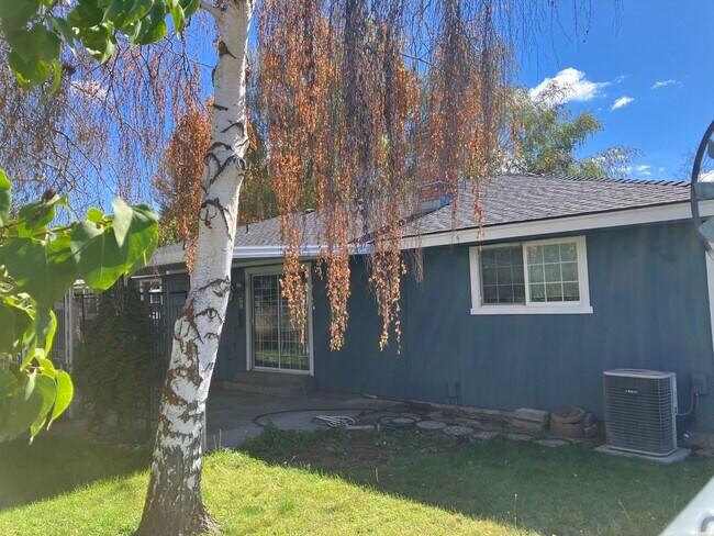 5149 Sumac Ave in Klamath Falls, OR - Building Photo - Building Photo
