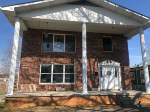 424 W Maple St in Johnson City, TN - Building Photo - Building Photo