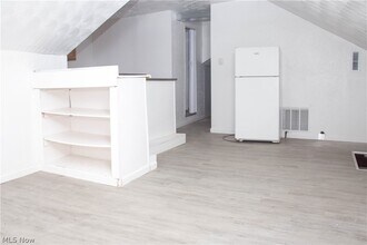 923 Baughman St in Akron, OH - Building Photo - Building Photo