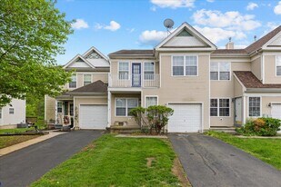 95 Tattersall Dr in Burlington Township, NJ - Building Photo