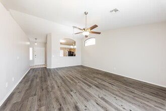 8711 N 112th Ave in Peoria, AZ - Building Photo - Building Photo