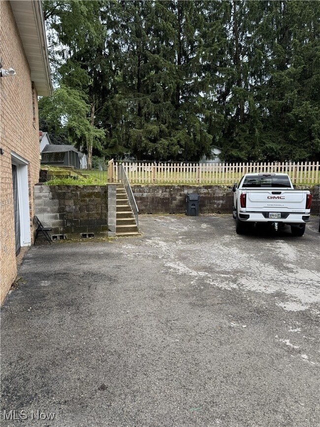 80 Mary Ann Ln in Youngstown, OH - Building Photo - Building Photo