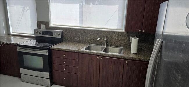 property at 3915 Ponce De Leon Blvd