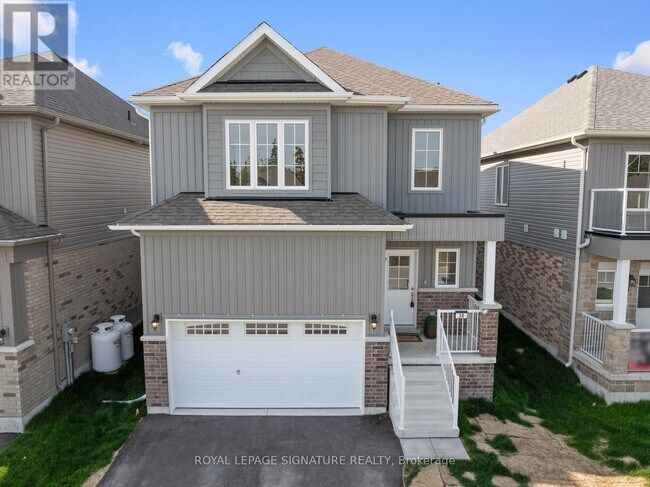 36 Hillcroft Wy in Kawartha Lakes, ON - Building Photo - Building Photo