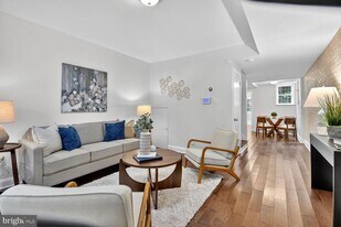 1027 6th St NE in Washington, DC - Building Photo