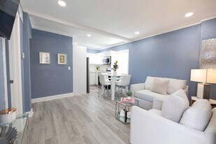 420 Avenida Alegre in West Palm Beach, FL - Building Photo
