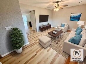 204 W Wesley Dr in O'Fallon, IL - Building Photo - Building Photo