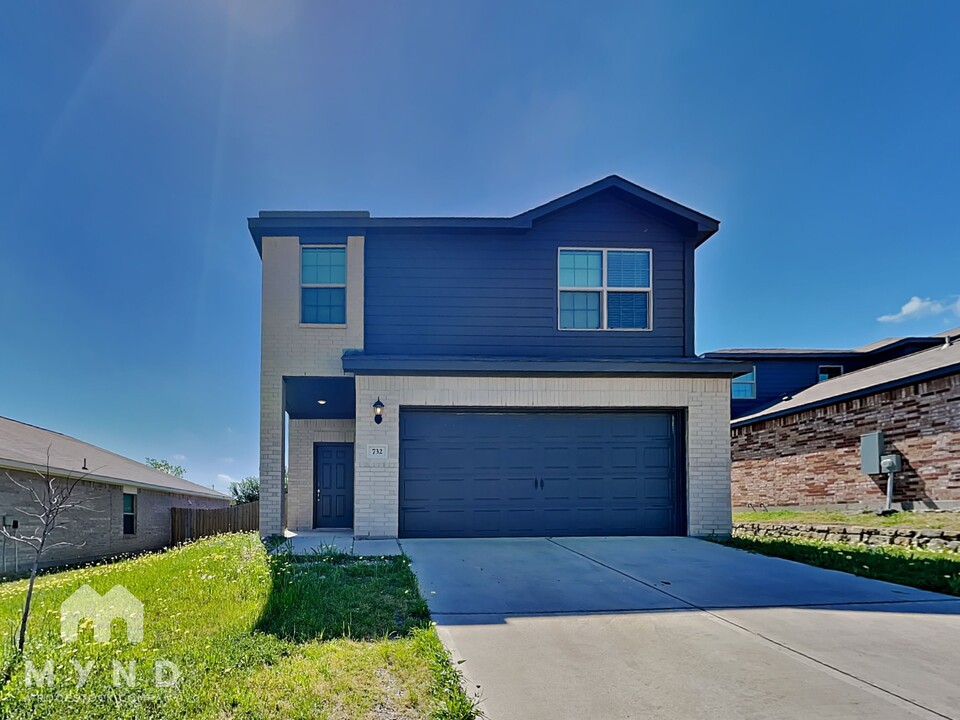 732 Keeneland Dr in Seagoville, TX - Building Photo