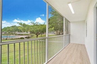200 SW 132nd Way in Pembroke Pines, FL - Building Photo