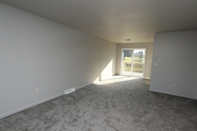 812 Antler Dr in Middlebury, IN - Building Photo - Building Photo