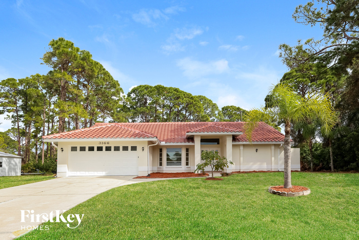 3166 Gillot Blvd in Port Charlotte, FL - Building Photo