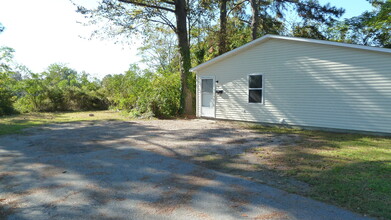 525 Madrin St in Elizabeth City, NC - Foto de edificio - Building Photo