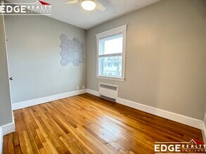 51 1st St, Unit 1 in Medford, MA - Foto de edificio - Building Photo
