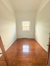 49 Warren St, Unit A in New Haven, CT - Foto de edificio - Building Photo