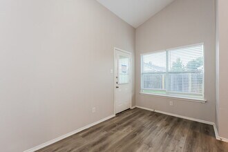1108 Boxwood Dr in Crowley, TX - Foto de edificio - Building Photo