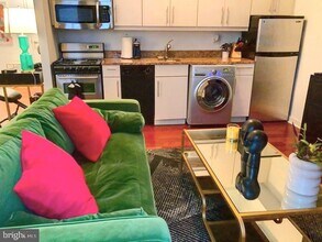 219 S 18th St in Philadelphia, PA - Building Photo - Building Photo