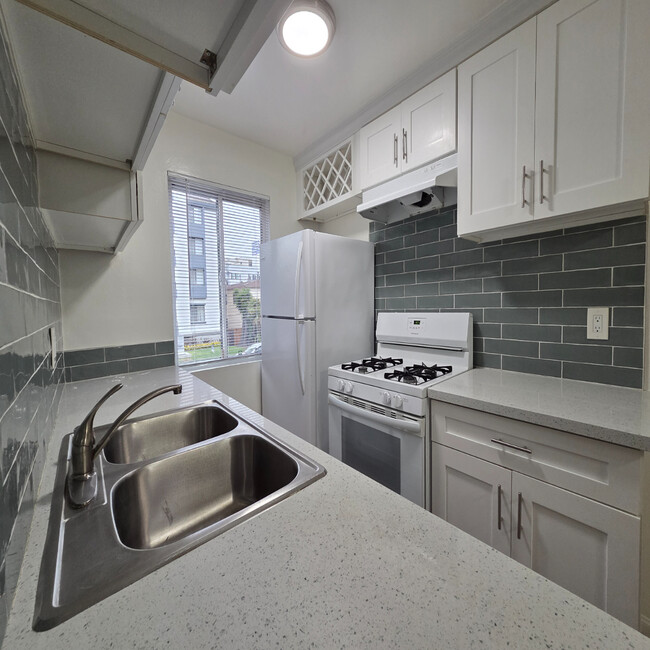 3841 Mentone Ave, Unit 3