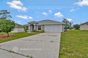 207 Dogfish Ln in Poinciana, FL - Building Photo